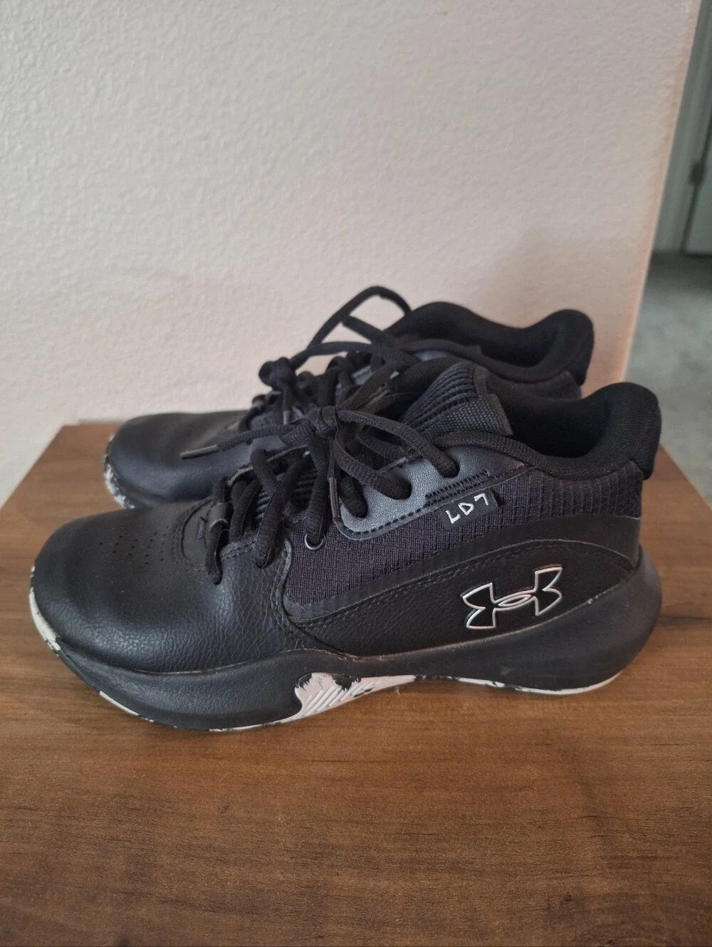 Under Armour Black With Camo Kids' Low-Top Sneakers with White Logo